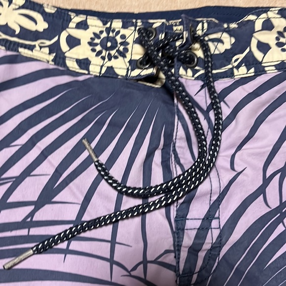 Tommy Bahama Swim Shorts Sz L - Picture 3 of 6